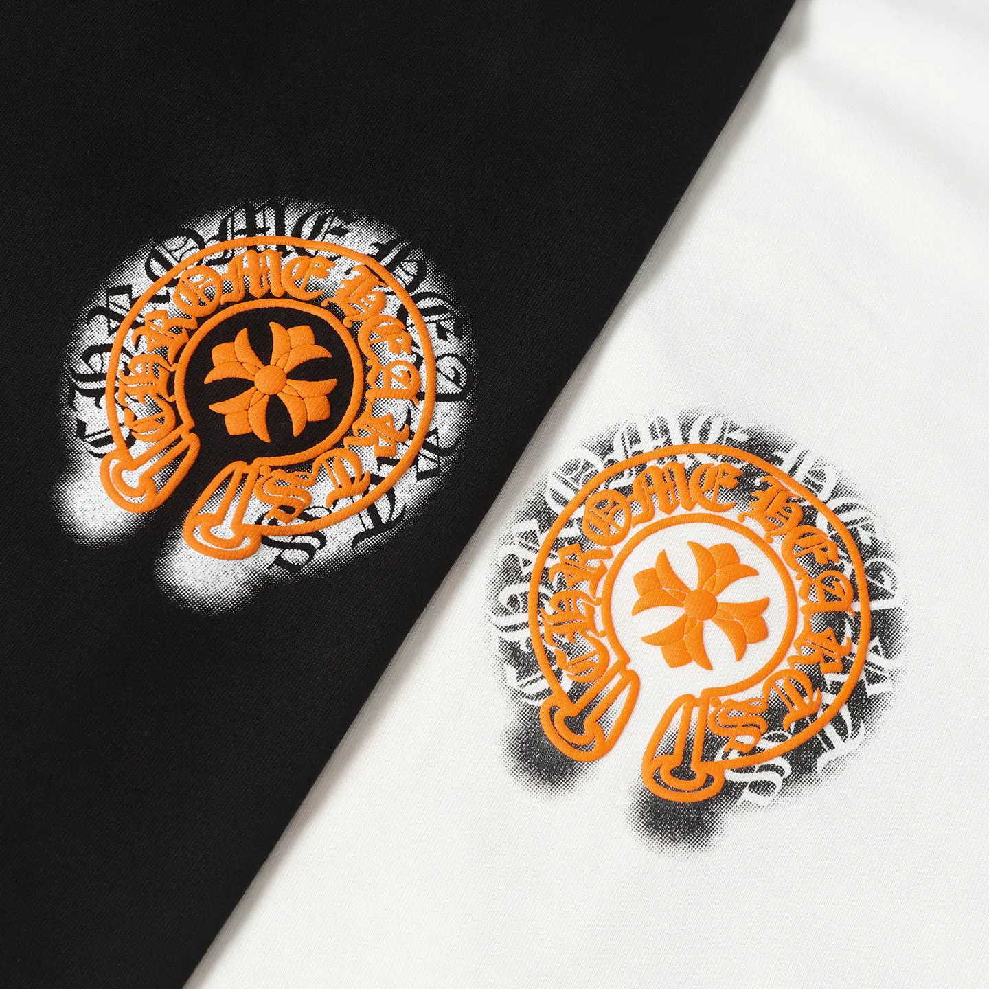 🅿️180 Chrome hearte/Chrome heart ch 25ss early spring Sanskrit horseshoe foam printed short-sleeved T-shirt. A must-have item for daily commuting for men and women in light luxury. The correct version is welcome to compare. Detailed features: ·280g 100% cotton double yarn jersey fabric. ·Special thickened 32 pieces of double-strand 1x1 thread in the same vat. ·Double-needle stitching process. ·Original main mark washed hangtag. Color: black white Size: XS-L